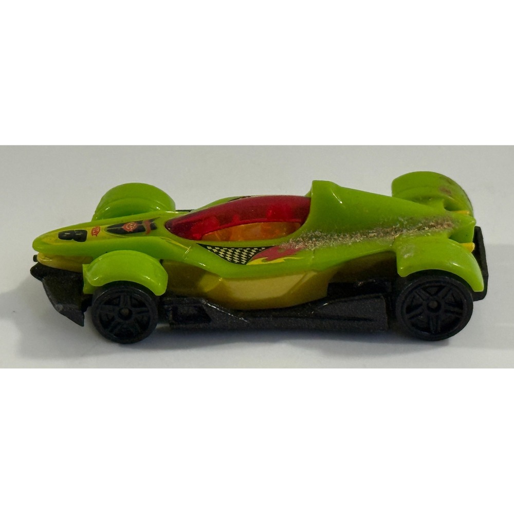 Hot Wheels Jet Threat 4.0 Kids 1:64 Green Diecast Race Car R0937 Flame Decals